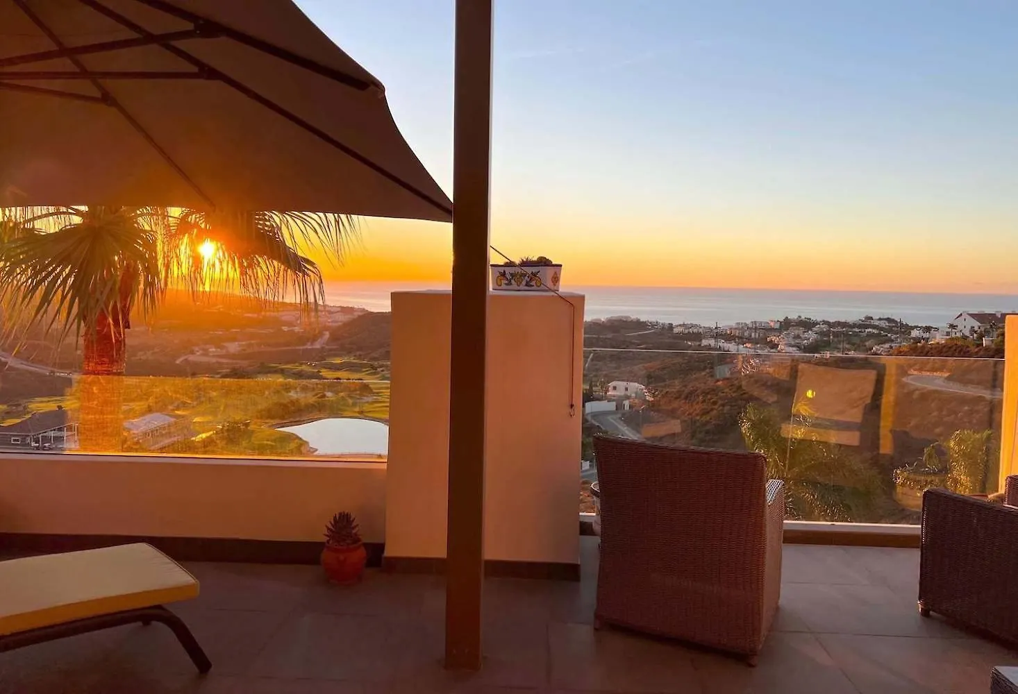 South Facing Apartment With Ample Sun Terrace & Panoramic Views Mijas Costa